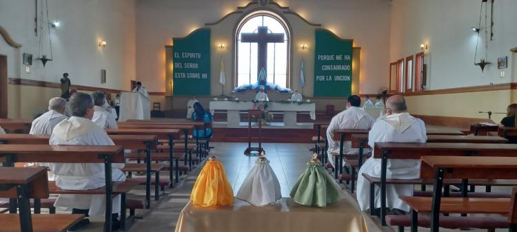 En la misa crismal, Mons. Corral llamó a los sacerdotes a "no bajar los brazos" En la misa crismal, Mons. Corral llamó a los sacerdotes a "no bajar los brazos"
