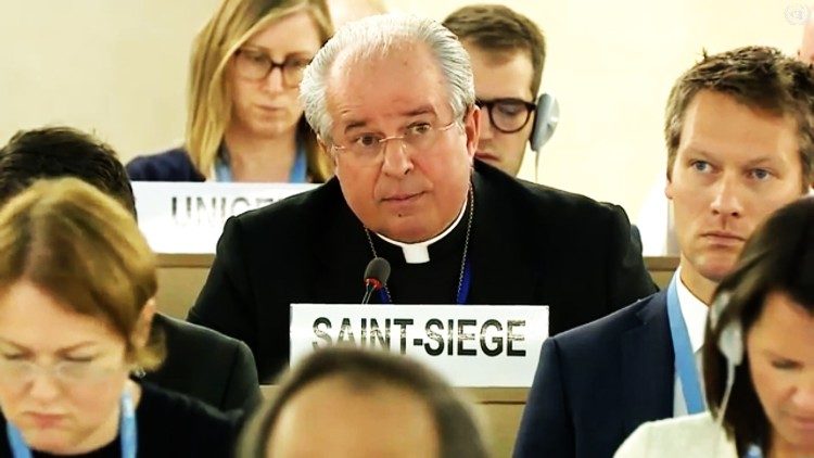La Santa Sede instó a reducir o condonar la deuda de los países más pobres La Santa Sede instó a reducir o condonar la deuda de los países más pobres