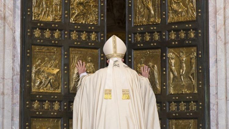 Año Santo 2025: El Papa encomendó la preparación a monseñor Fisichella Año Santo 2025: El Papa encomendó la preparación a monseñor Fisichella