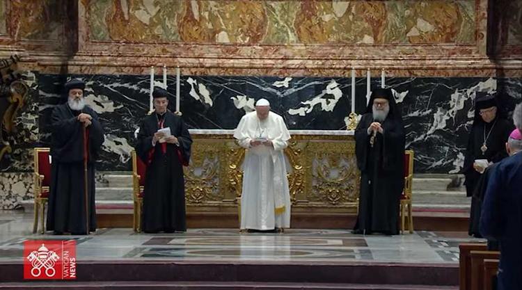 "Basta de utilizar Líbano y Medio Oriente para intereses ajenos", clama el Papa "Basta de utilizar Líbano y Medio Oriente para intereses ajenos", clama el Papa