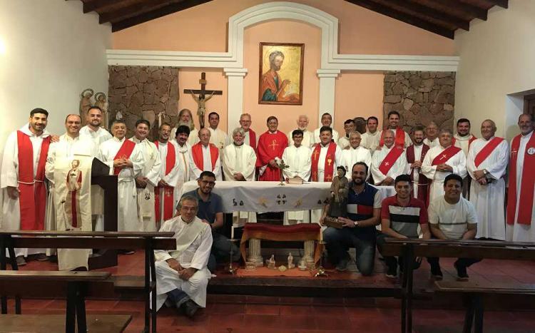 Convivencia de fin de año del clero de Cruz del Eje en el seminario menor Convivencia de fin de año del clero de Cruz del Eje en el seminario menor