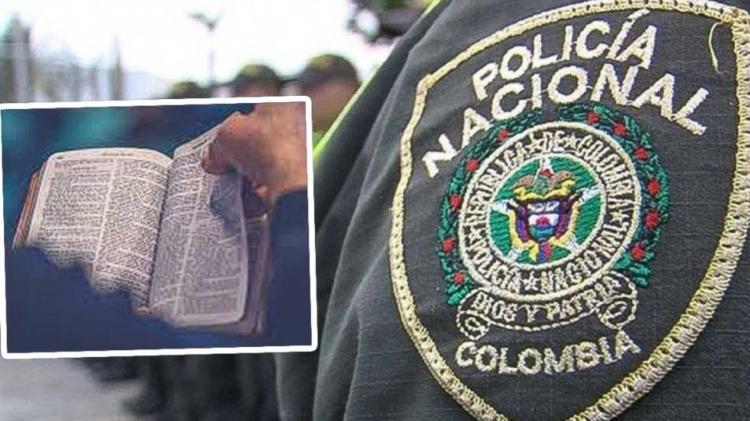 Donan 500 biblias a la Policía colombiana tras el fallo que les impedía comprarlas Donan 500 biblias a la Policía colombiana tras el fallo que les impedía comprarlas