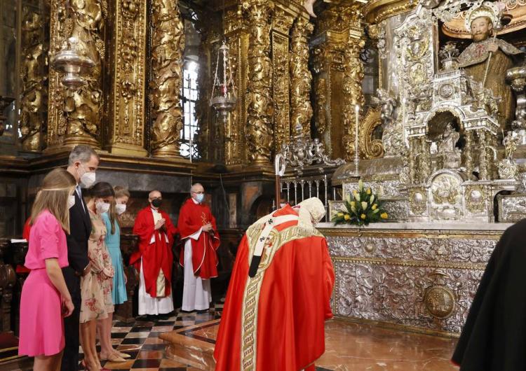 El arzobispo de Santiago invocó al apóstol para que España "no olvide sus raíces" El arzobispo de Santiago invocó al apóstol para que España "no olvide sus raíces"