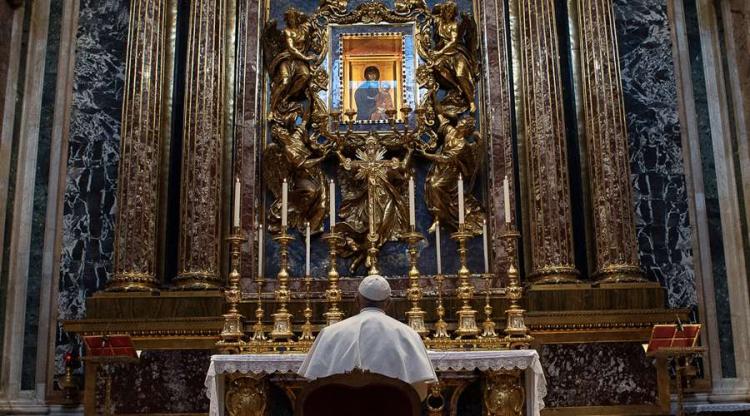 El Papa confía a la Virgen María su viaje a Chipre y Grecia El Papa confía a la Virgen María su viaje a Chipre y Grecia