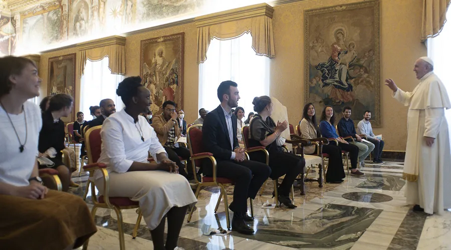 El Papa llama a transformar la sociedad con fraternidad y sin descartar a los pobres El Papa llama a transformar la sociedad con fraternidad y sin descartar a los pobres