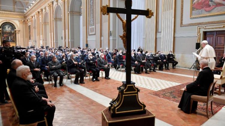 Francisco: "Protejan la dignidad de los débiles afirmando sus derechos" Francisco: "Protejan la dignidad de los débiles afirmando sus derechos"