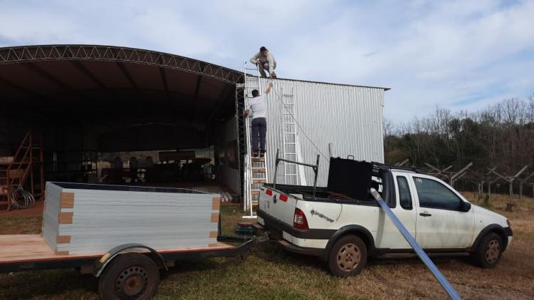 Instalaron la primera central de energía sustentable en la diócesis de Puerto Iguazú Instalaron la primera central de energía sustentable en la diócesis de Puerto Iguazú