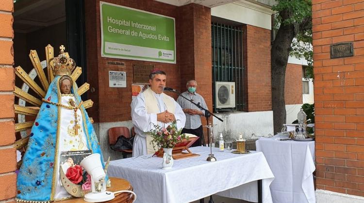 Mons. Margni visitó el Hospital Evita junto a la Pastoral de la Salud Mons. Margni visitó el Hospital Evita junto a la Pastoral de la Salud