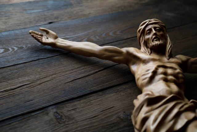 Mons. Mestre: "Cristo es más grande que el más grande de mis problemas" Mons. Mestre: "Cristo es más grande que el más grande de mis problemas"
