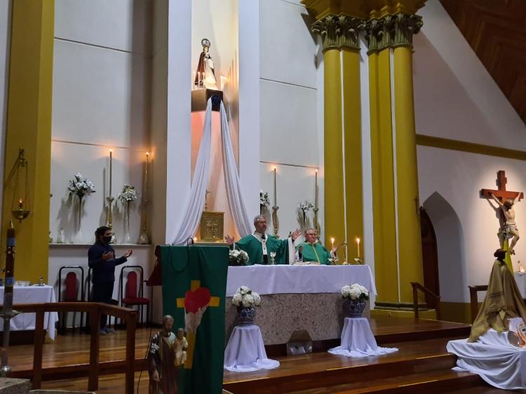 Mons. Scheinig animó a ver la presencia de Dios en nuestros hermanos Mons. Scheinig animó a ver la presencia de Dios en nuestros hermanos