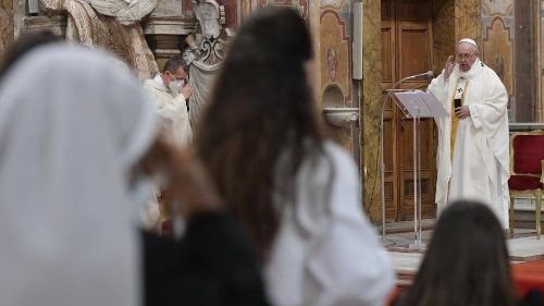 Regina Coeli: "Que la Virgen María nos obtenga la gracia de ser misericordiosos" Regina Coeli: "Que la Virgen María nos obtenga la gracia de ser misericordiosos"