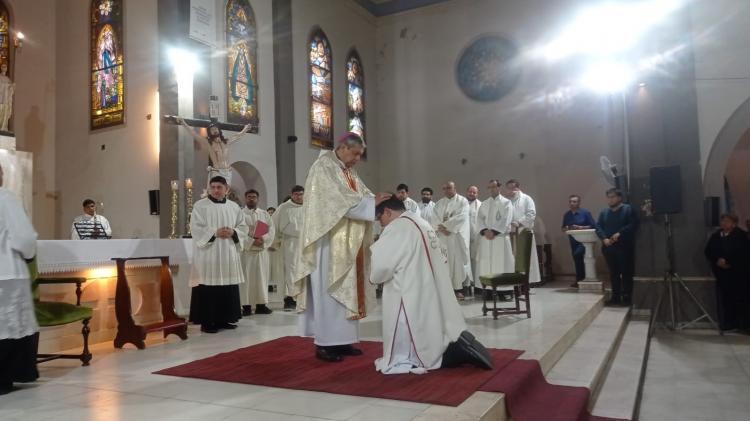 Alegría en la Iglesia en Concepción por la ordenación de un sacerdote Alegría en la Iglesia en Concepción por la ordenación de un sacerdote