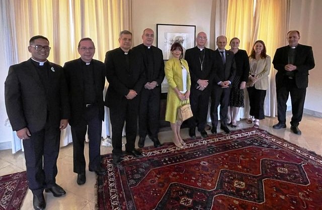Almuerzo de trabajo de referentes argentinos en la Embajada ante la Santa Sede Almuerzo de trabajo de referentes argentinos en la Embajada ante la Santa Sede