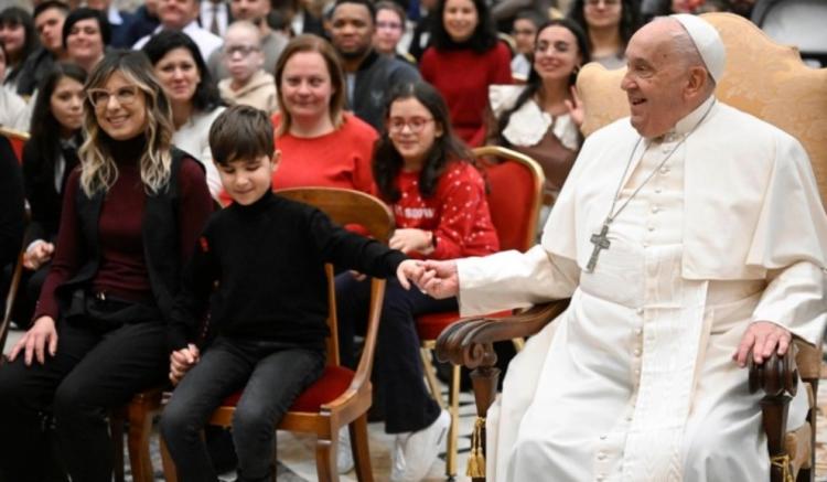 Año Jubilar: la 'meta' del peregrino es Jesucristo, explicó Francisco a niños ciegos Año Jubilar: la 'meta' del peregrino es Jesucristo, explicó Francisco a niños ciegos