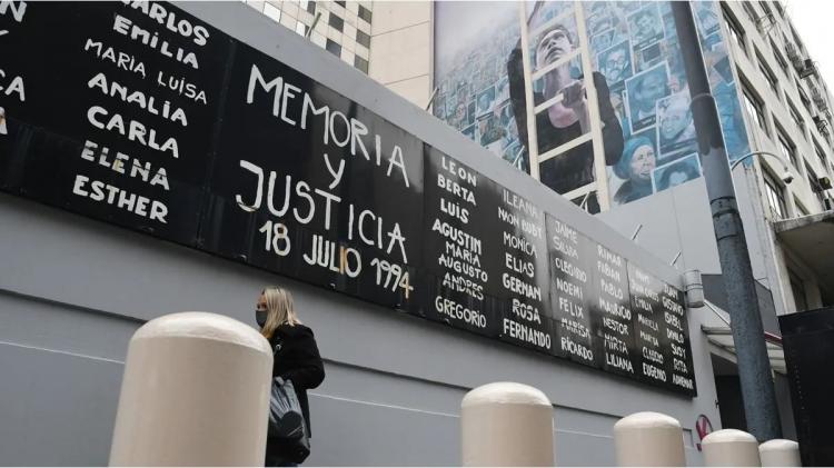 AMIA: el Papa invita al recuerdo y la reflexión sobre aquella 'tragedia oscura' AMIA: el Papa invita al recuerdo y la reflexión sobre aquella 'tragedia oscura'