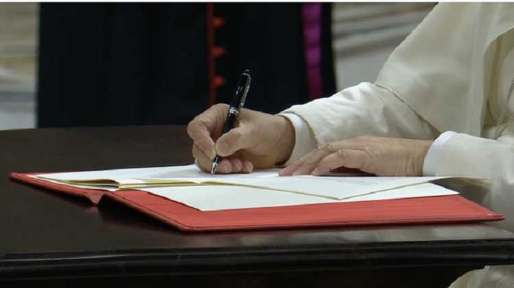 Beatos y venerables: decretos para dos martirios y cuatro virtudes heroicas