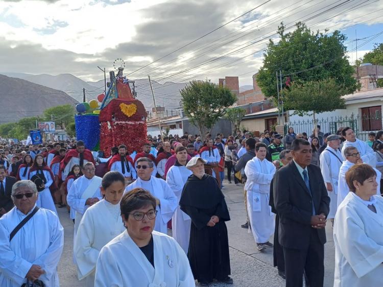 Cafayate: piadosa devoción mariana a la Virgen del Rosario
