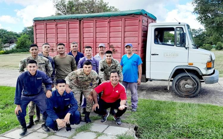 Cáritas Castrense llevó donaciones a los afectados por las inundaciones en Reconquista Cáritas Castrense llevó donaciones a los afectados por las inundaciones en Reconquista
