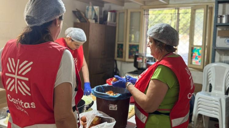 Cáritas Líbano aborda las necesidades inmediatas de los afectados por la crisis Cáritas Líbano aborda las necesidades inmediatas de los afectados por la crisis