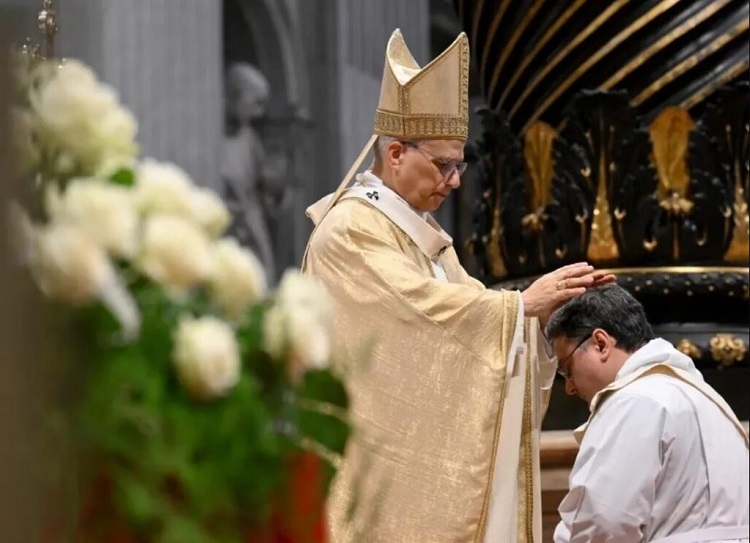 Carta apostólica de León XIV sobre los sacerdotes y su identidad