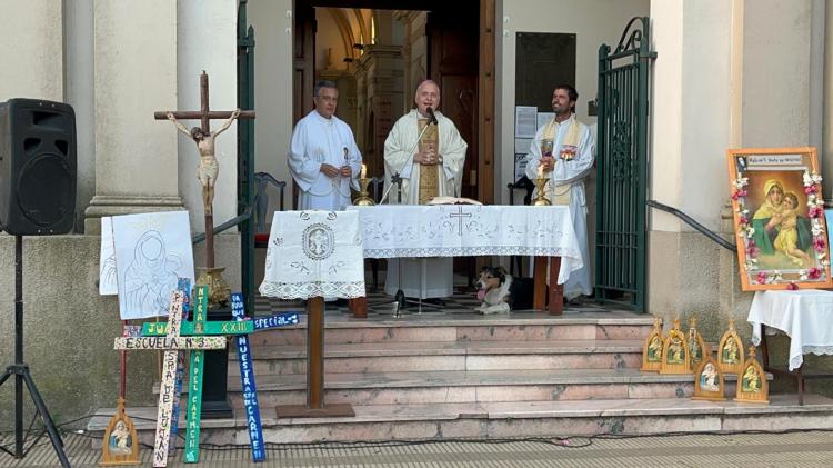 Unos 300 jóvenes misioneros renuevan la esperanza en Carlos Casares