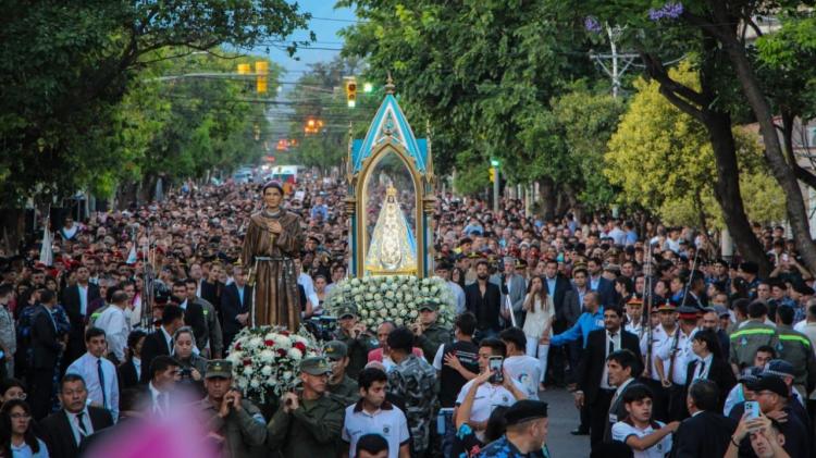Catamarca: multitudinaria manifestación de fe a la Inmaculada del Valle Catamarca: multitudinaria manifestación de fe a la Inmaculada del Valle