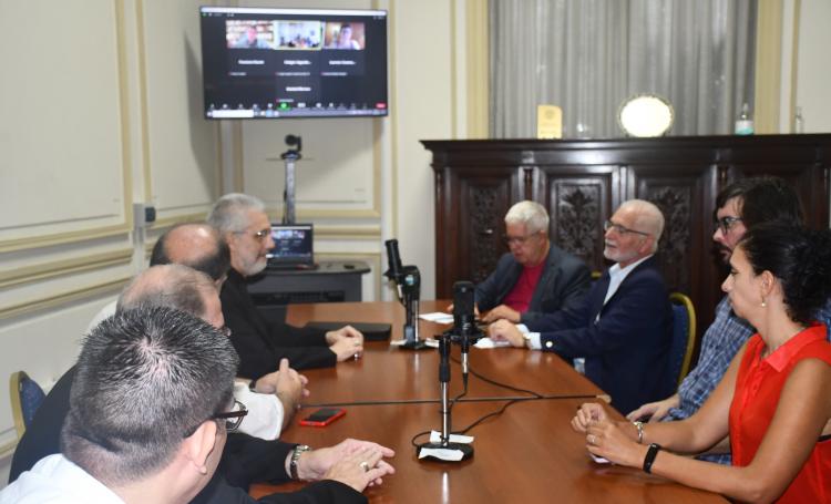 Conversatorio en la sede del Episcopado sobre el proceso sinodal de la Iglesia Conversatorio en la sede del Episcopado sobre el proceso sinodal de la Iglesia