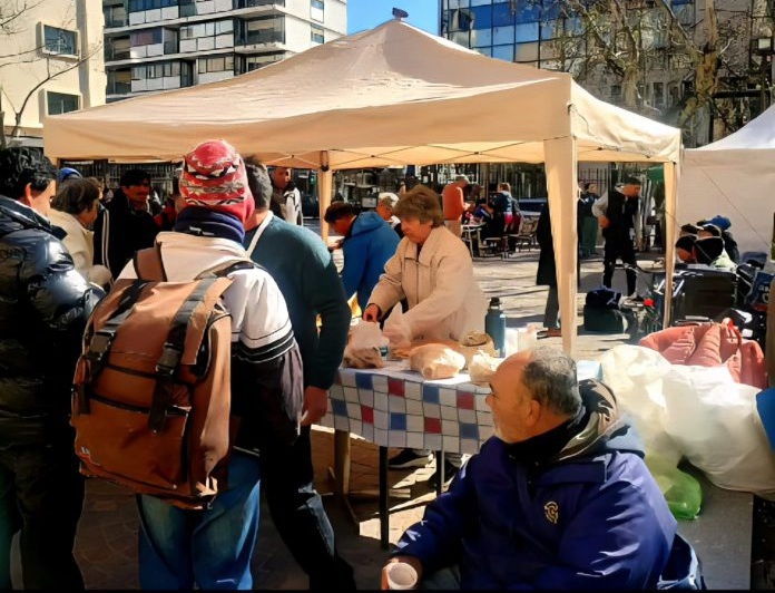Córdoba: Carpa Sanitaria Solidaria para personas en situación de calle Córdoba: Carpa Sanitaria Solidaria para personas en situación de calle