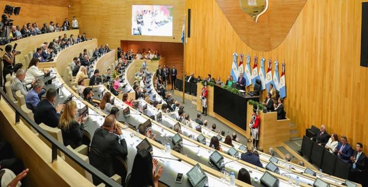 Córdoba: la Legislatura reconoció a Larrabure por su amor a la Patria, vida heroica y modelo de santidad Córdoba: la Legislatura reconoció a Larrabure por su amor a la Patria, vida heroica y modelo de santidad