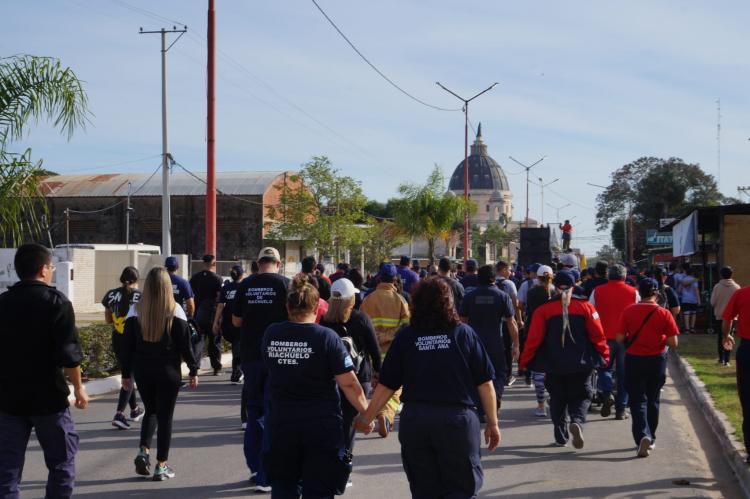 Corrientes: bomberos voluntarios peregrinaron por tercera vez a la basílica de Itatí Corrientes: bomberos voluntarios peregrinaron por tercera vez a la basílica de Itatí