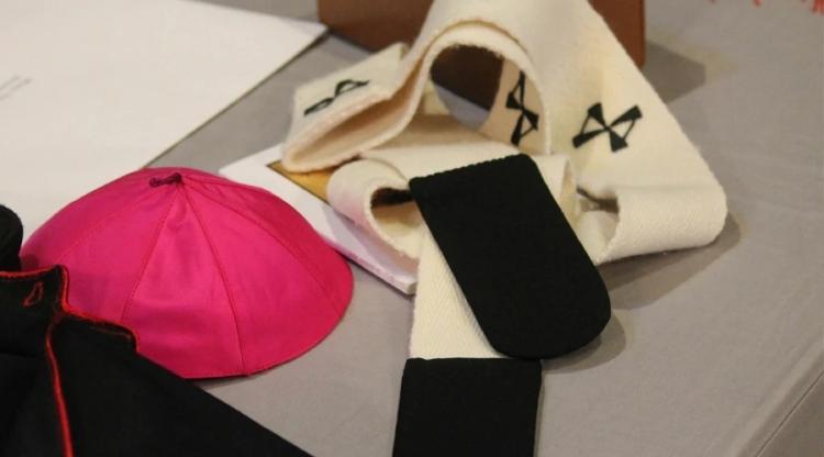 Corrientes: imposición del palio arzobispal a Mons. Larregain Corrientes: imposición del palio arzobispal a Mons. Larregain