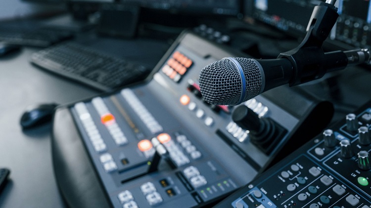 Costa Rica: los obispos piden criterio social en subasta de frecuencias de radio y TV