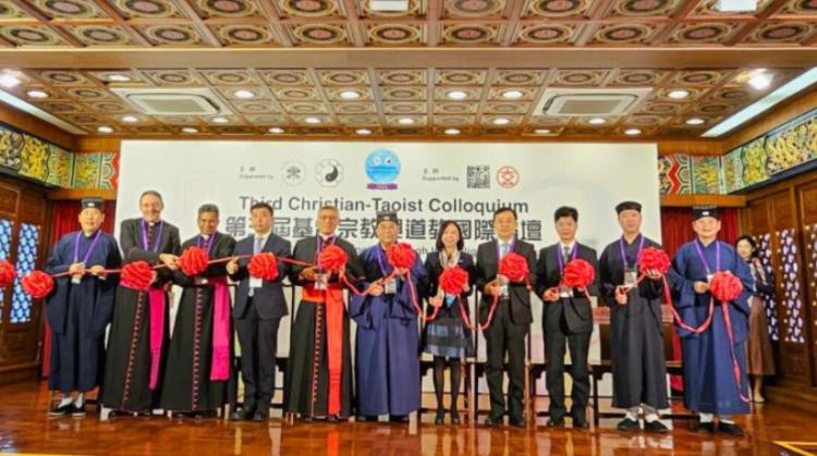 Cristianos y taoístas: hacia una sociedad armoniosa a través del diálogo interreligioso Cristianos y taoístas: hacia una sociedad armoniosa a través del diálogo interreligioso