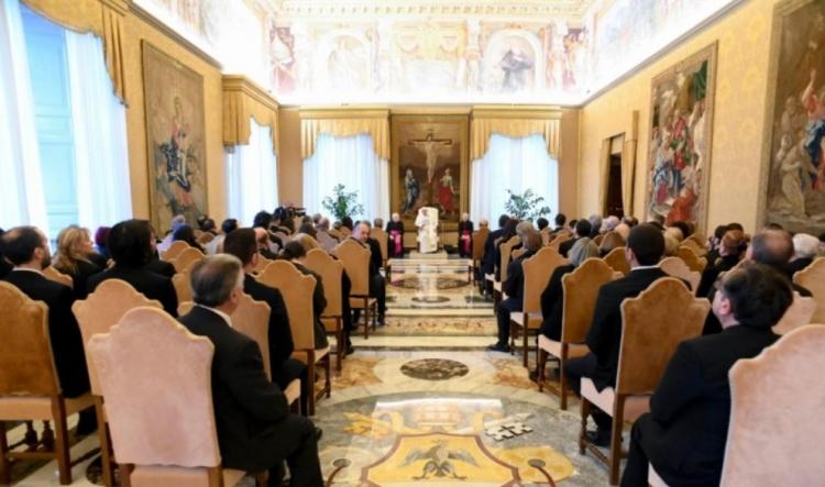 'Cuando cuidas de los pobres, sirves al Señor', recordó el Papa a una cofradía italiana 'Cuando cuidas de los pobres, sirves al Señor', recordó el Papa a una cofradía italiana