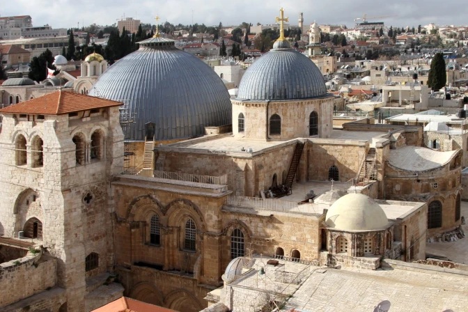 Denuncian que la policía impidió a autoridades católicas ingresar al Santo Sepulcro