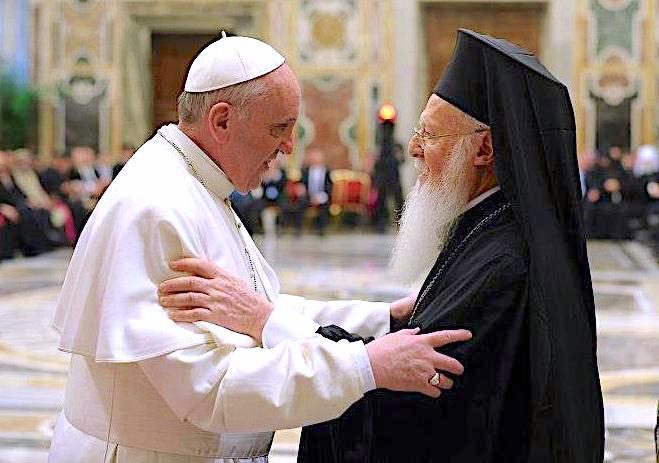El Papa a Bartolomé: "Nos une la conciencia de nuestra común responsabilidad pastoral" El Papa a Bartolomé: "Nos une la conciencia de nuestra común responsabilidad pastoral"