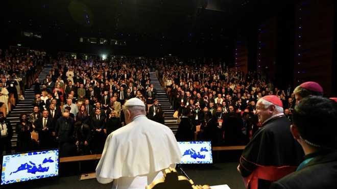 El Papa clama en Marsella: 'Que el Mediterráneo vuelva a ser un laboratorio de paz' El Papa clama en Marsella: 'Que el Mediterráneo vuelva a ser un laboratorio de paz'