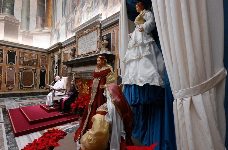 El Papa denuncia la 'plaga del juego' y llama a promover la paz social