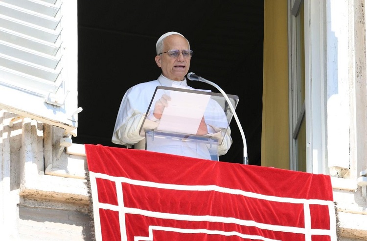 El Papa en el Ángelus: 'Lo que tenemos es un don de Dios' El Papa en el Ángelus: 'Lo que tenemos es un don de Dios'