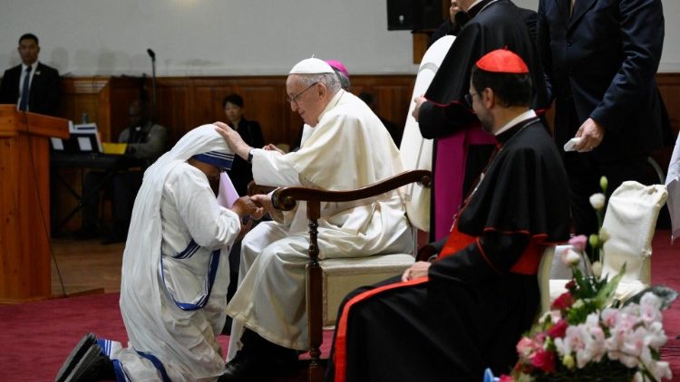 El Papa en Mongolia: la Iglesia debe anunciar constantemente a Jesús El Papa en Mongolia: la Iglesia debe anunciar constantemente a Jesús