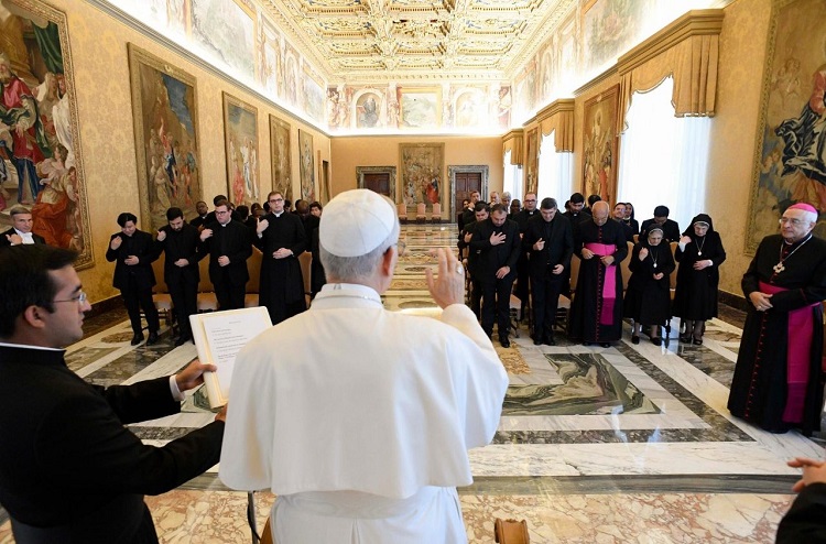 El Papa evocó los 125 años de la fundación del Pontificio Colegio Portugués El Papa evocó los 125 años de la fundación del Pontificio Colegio Portugués