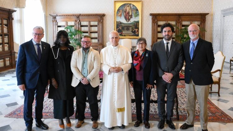 El papa León XIV se reúne con víctimas de abusos y activistas El papa León XIV se reúne con víctimas de abusos y activistas