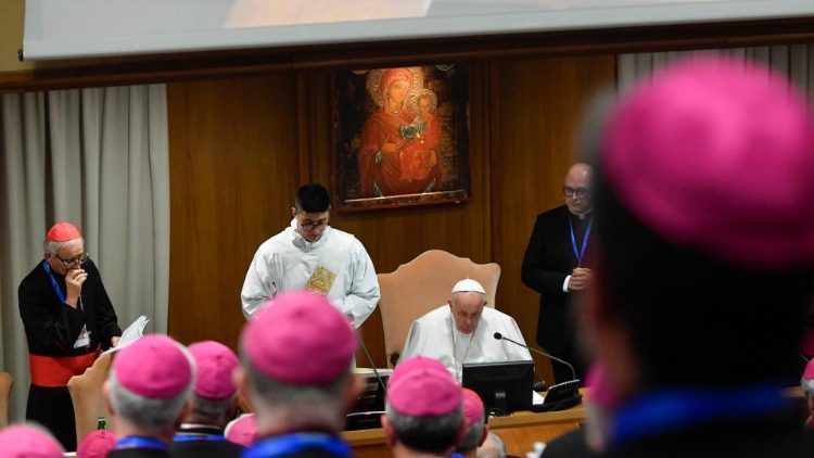 El Papa pide disculpas y rechaza intención de 'ofender en términos homofóbicos' El Papa pide disculpas y rechaza intención de 'ofender en términos homofóbicos'