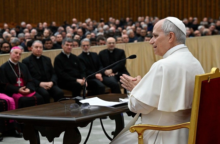 El Papa pidió a los sacerdotes que no escriban sus homilías con inteligencia artificial