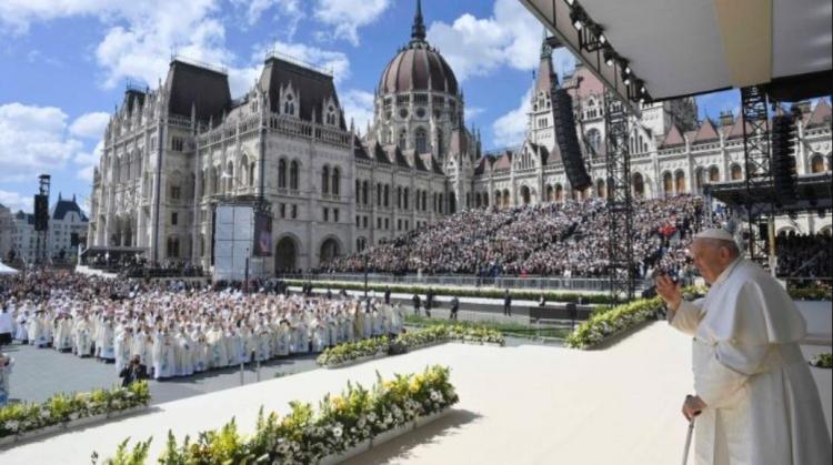 El Papa pidió en Budapest 'puertas abiertas' que nunca se cierren a nadie El Papa pidió en Budapest 'puertas abiertas' que nunca se cierren a nadie