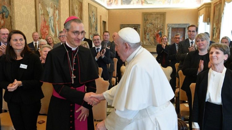 El Papa pidió promover el cuidado de la vida hasta su fin natural El Papa pidió promover el cuidado de la vida hasta su fin natural