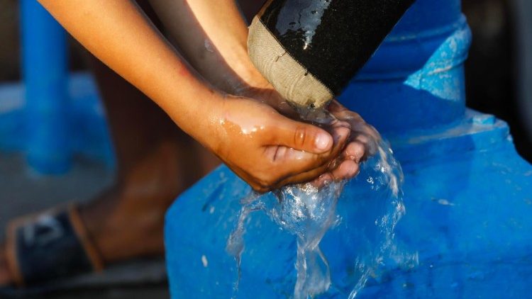 El Papa reiteró su llamado a garantizar el derecho humano fundamental al agua El Papa reiteró su llamado a garantizar el derecho humano fundamental al agua