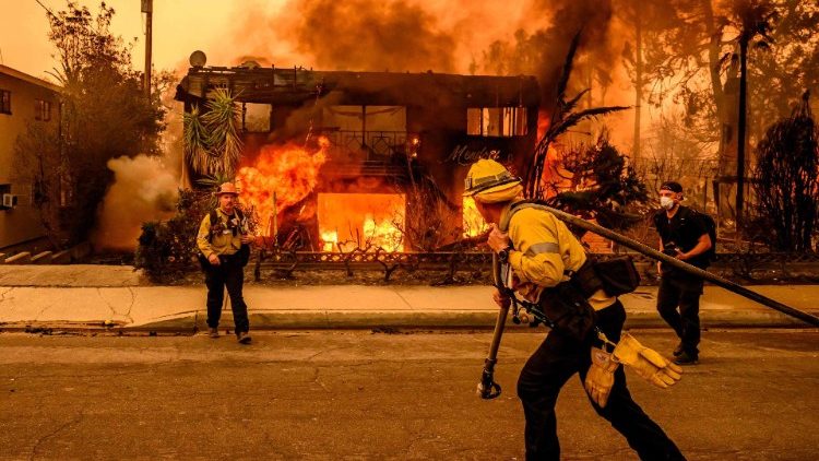 El Papa reza por las víctimas de los incendios en Los Ángeles El Papa reza por las víctimas de los incendios en Los Ángeles