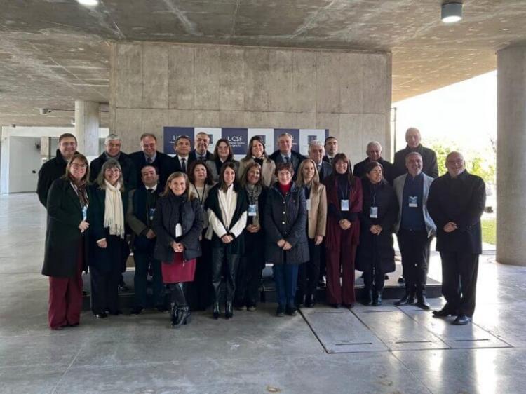 Encuentro de rectores y decanos de la Red UC-OC en la Universidad Católica de Santa Fe Encuentro de rectores y decanos de la Red UC-OC en la Universidad Católica de Santa Fe