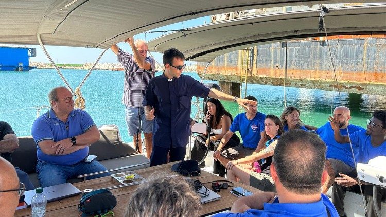 El Papa bendijo a la asociación 'Mediterranea Saving Humans' El Papa bendijo a la asociación 'Mediterranea Saving Humans'